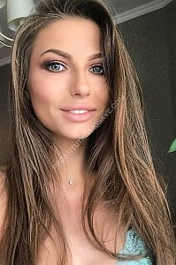 Лия, метро Авиамоторная