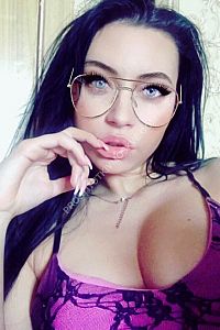 Оля, метро Борисово