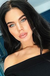 Лена, метро Белокаменная
