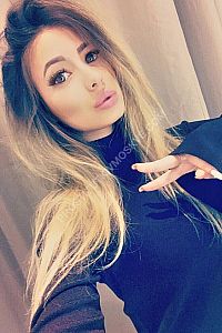 Милана, метро Войковская
