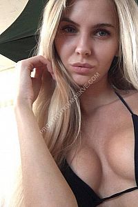 Лена, метро Лермонтовский проспект