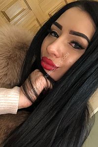 Яна, метро Профсоюзная