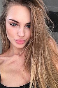 Алина, метро Новоясеневская