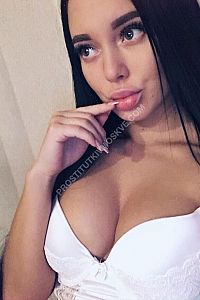 Вика, метро Александровский сад