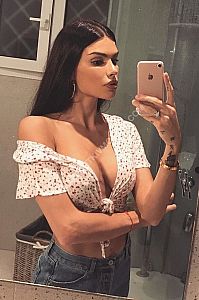 Вика, метро Деловой центр