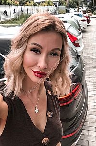 Полина, метро Митино