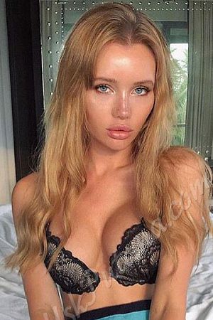 Юля, метро Бунинская аллея