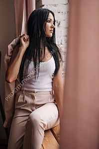 Анна, метро Чистые пруды