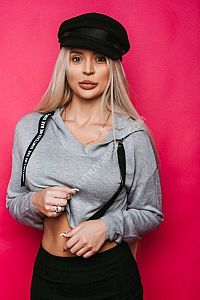 Лена, метро Достоевская