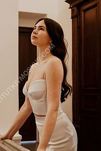 Лена, метро Улица Горчакова